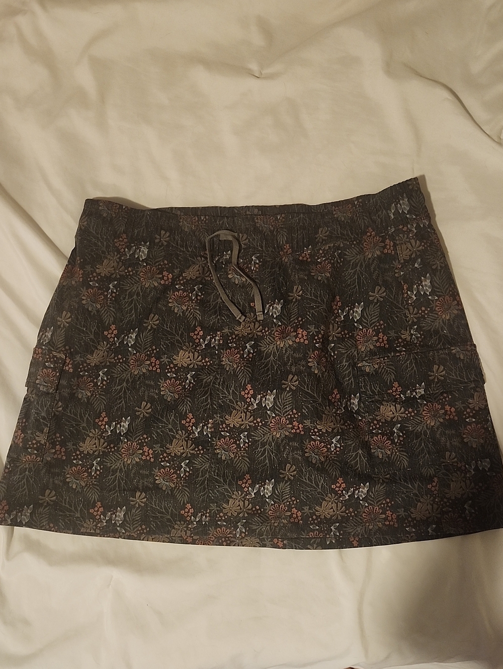 Kuhl Floral Drawstring Skort - Grey With Woodland Print